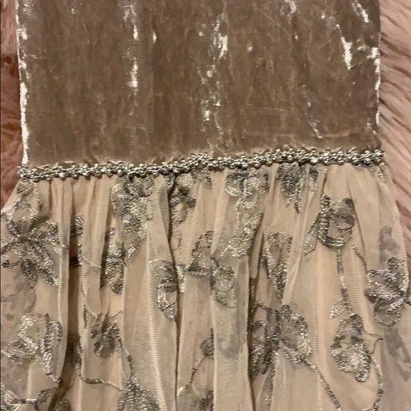 Velvet and lace girls dress - Picture 3 of 7